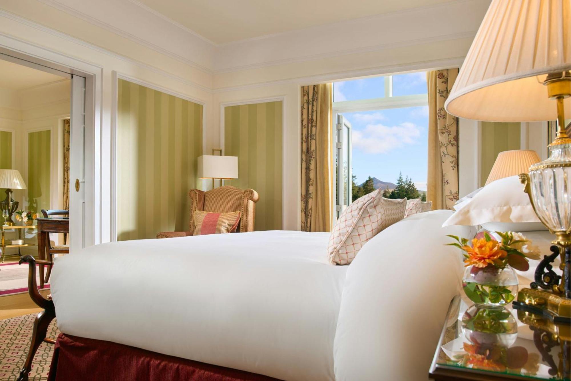 Powerscourt Hotel, Autograph Collection Enniskerry Exteriör bild A room at the Hotel