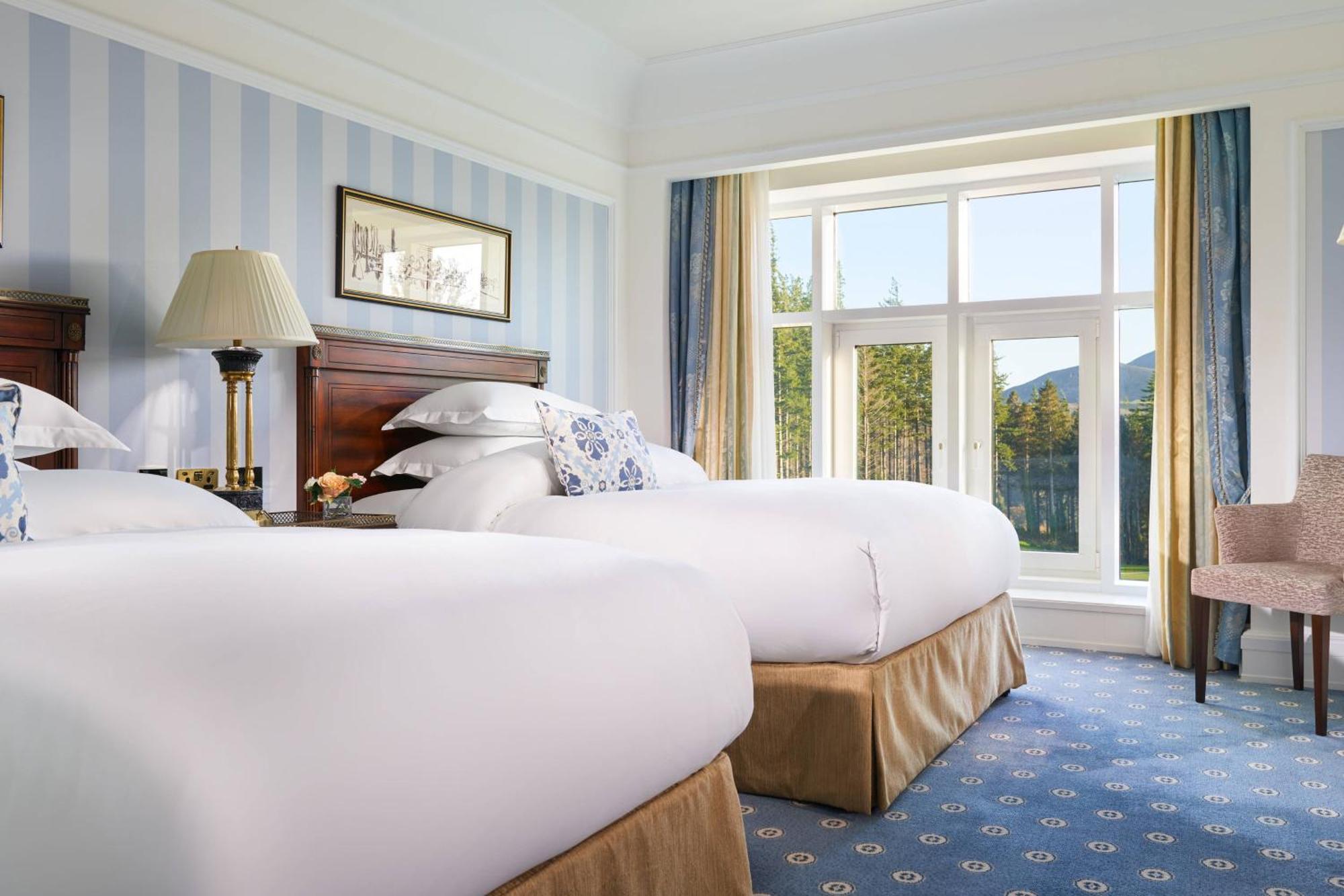 Powerscourt Hotel, Autograph Collection Enniskerry Exteriör bild A room at the Lake Placid Lodge
