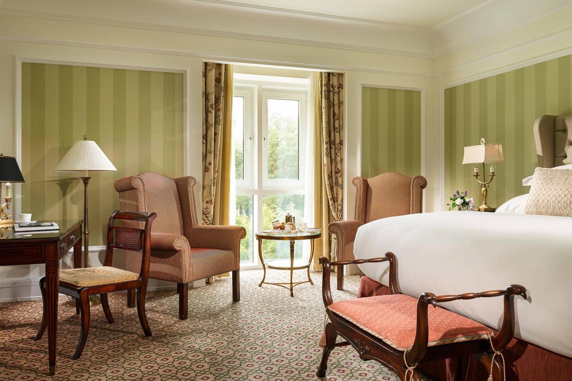 Powerscourt Hotel, Autograph Collection Enniskerry Exteriör bild A room at the Four Seasons Hotel