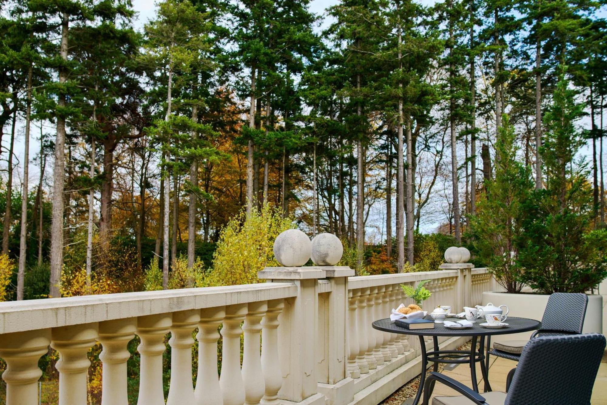 Powerscourt Hotel, Autograph Collection Enniskerry Exteriör bild The balcony of the presidential suite